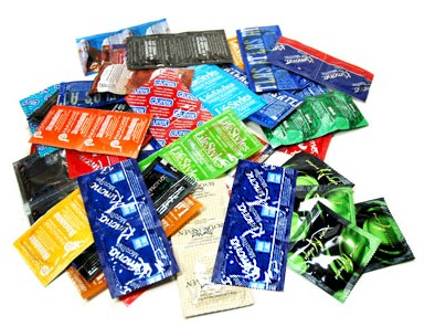 http://funboxcomedy.com/Fun_with_FunBox/boxofknowledge/Images/condoms.jpg